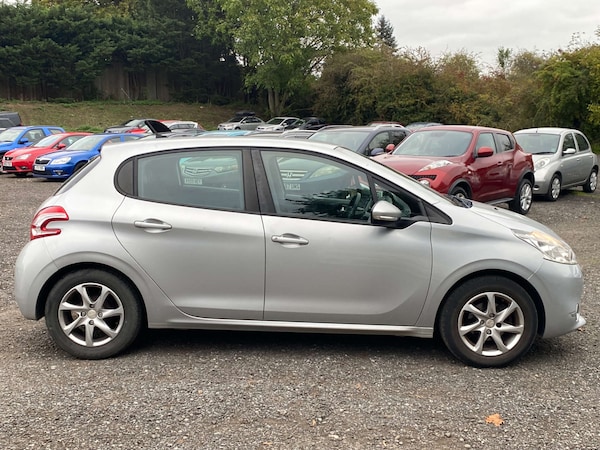Used Peugeot 208 2013 for sale - 76280325: Photo 3
