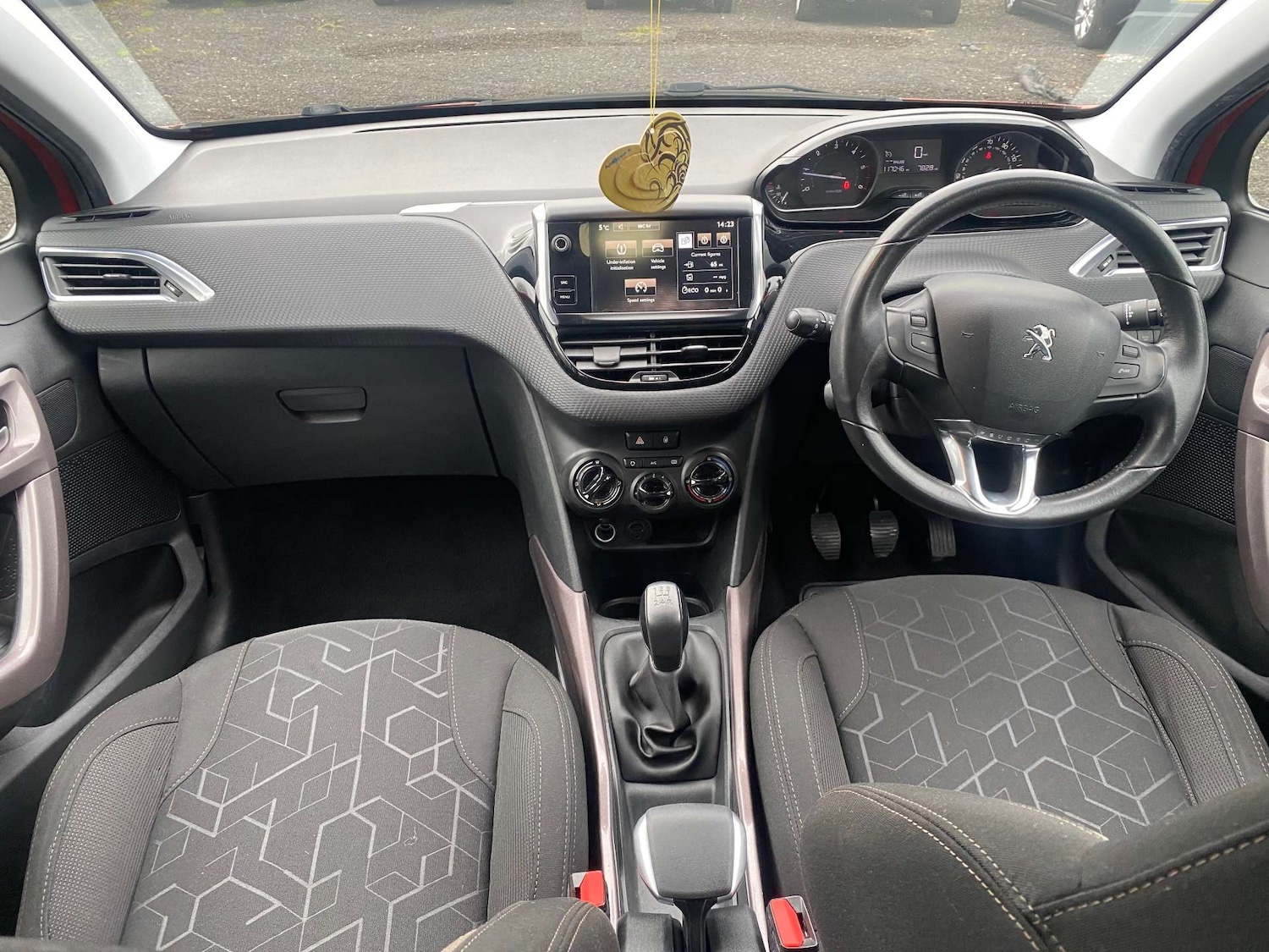 Used Peugeot 2008 2015 for sale - 77531902: Photo 12