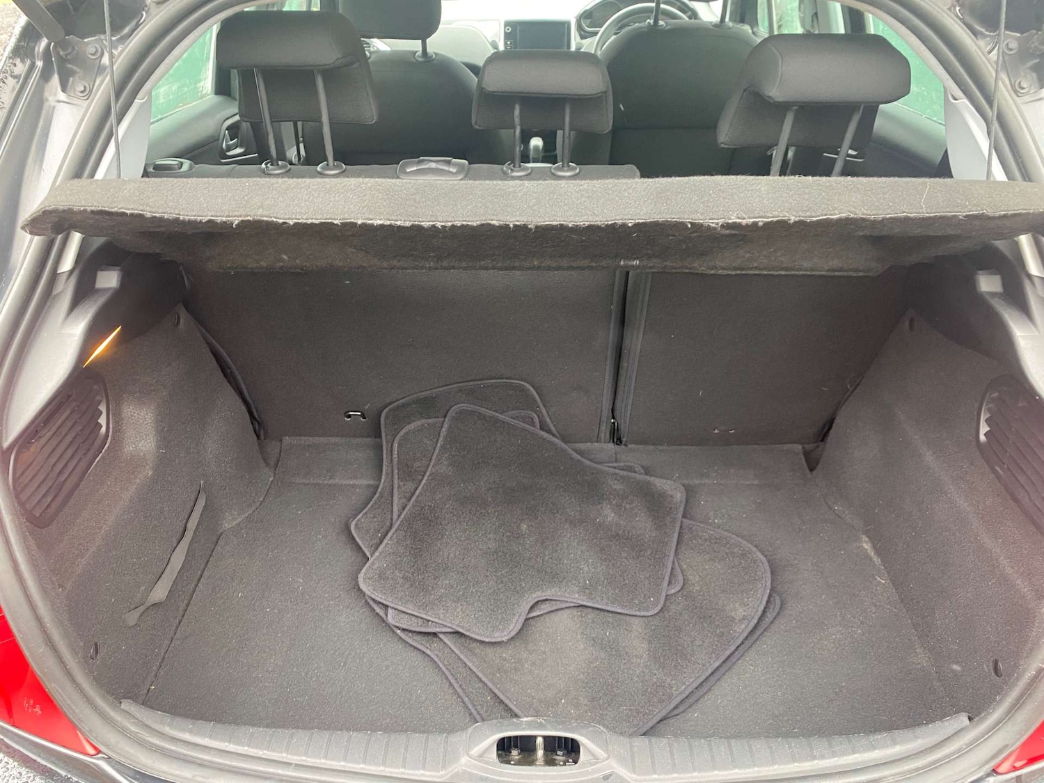 Used Peugeot 208 2014 for sale - 76333094: Photo 10