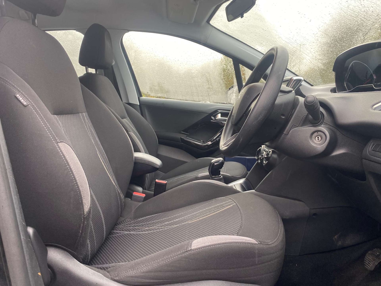 Used Peugeot 208 2014 for sale - 76333094: Photo 11