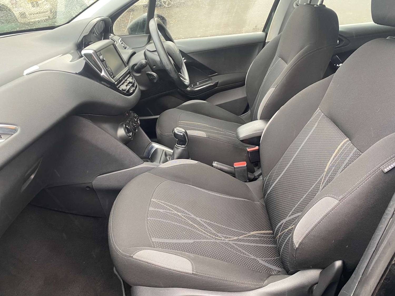 Used Peugeot 208 2014 for sale - 76333094: Photo 15