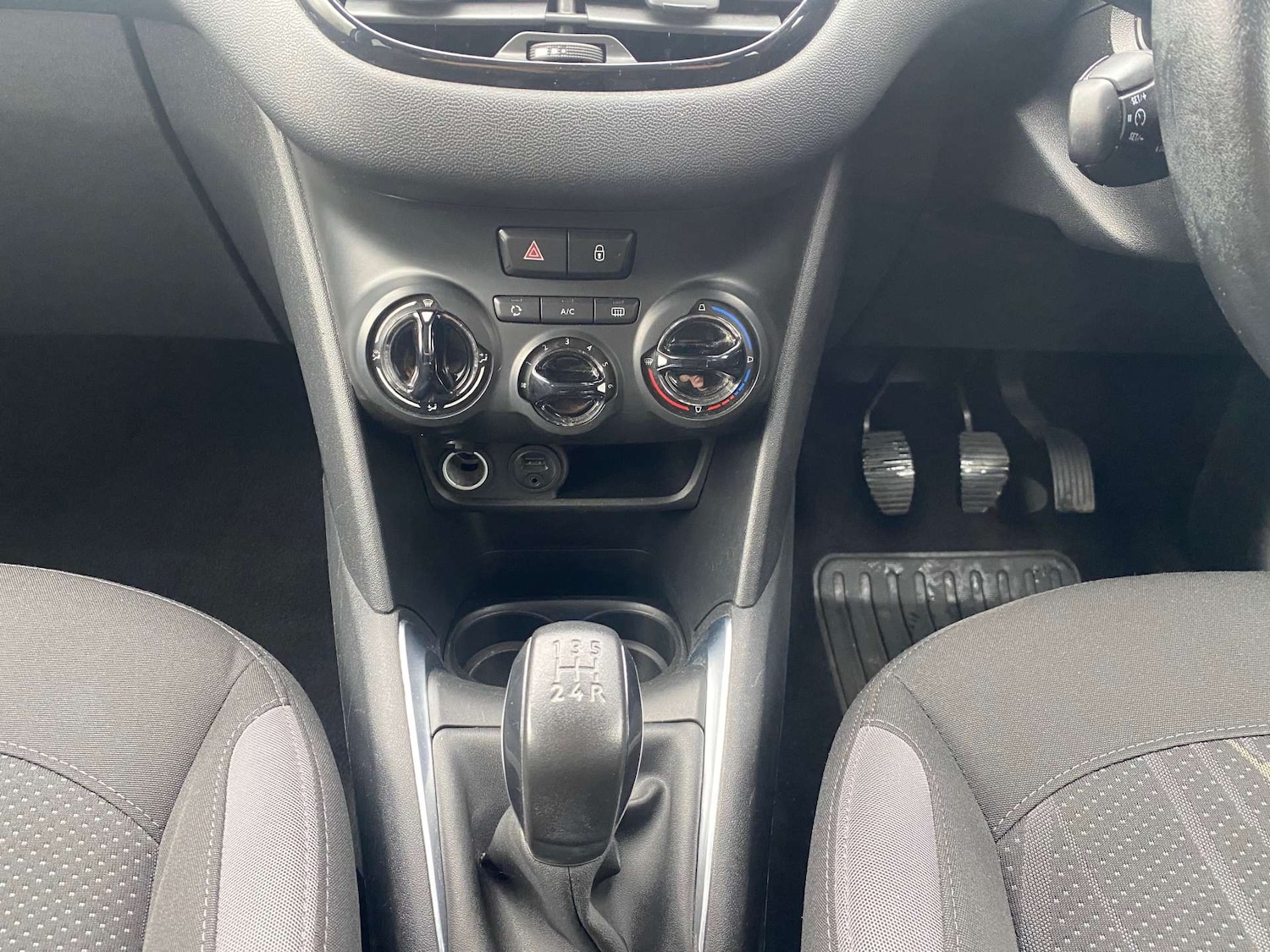 Used Peugeot 208 2014 for sale - 76333094: Photo 23