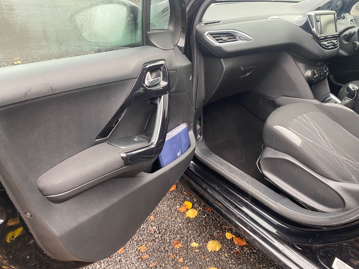 Used Peugeot 208 2014 for sale - 76333094: Photo 27