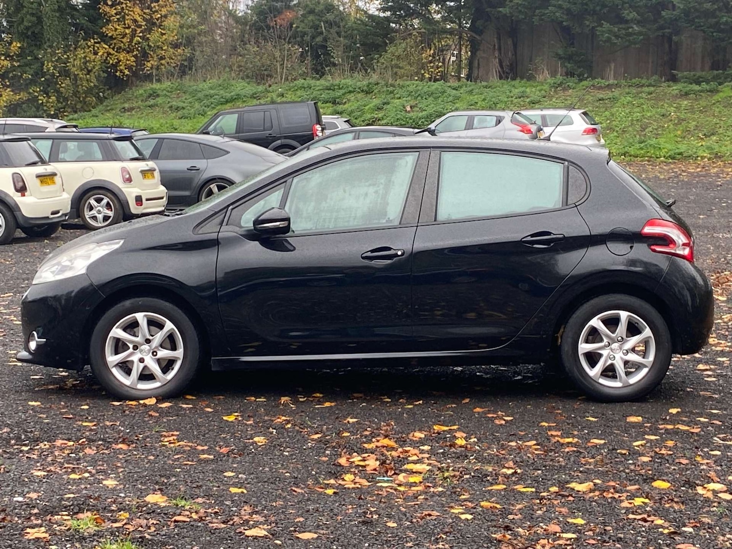 Used Peugeot 208 2014 for sale - 76333094: Photo 4