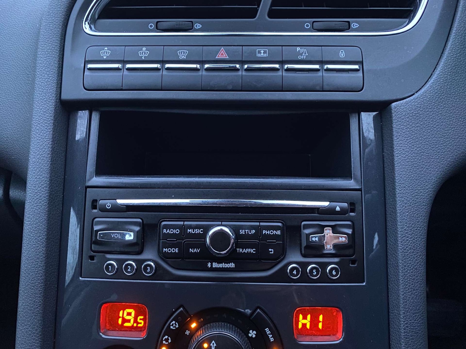 Used Peugeot 5008 2015 for sale - 76751446: Photo 17