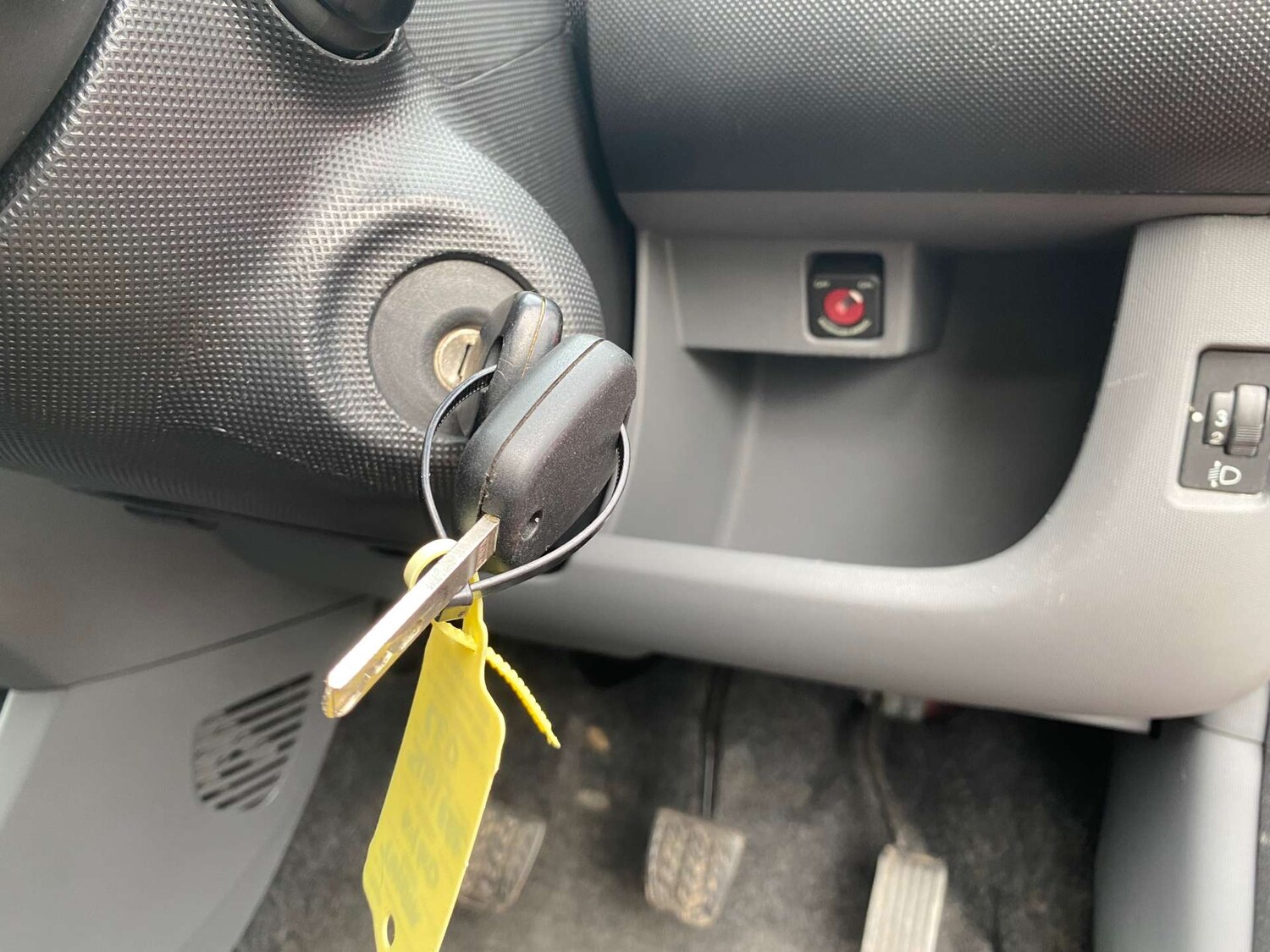 Used Toyota AYGO 2011 for sale - 78031092: Photo 19