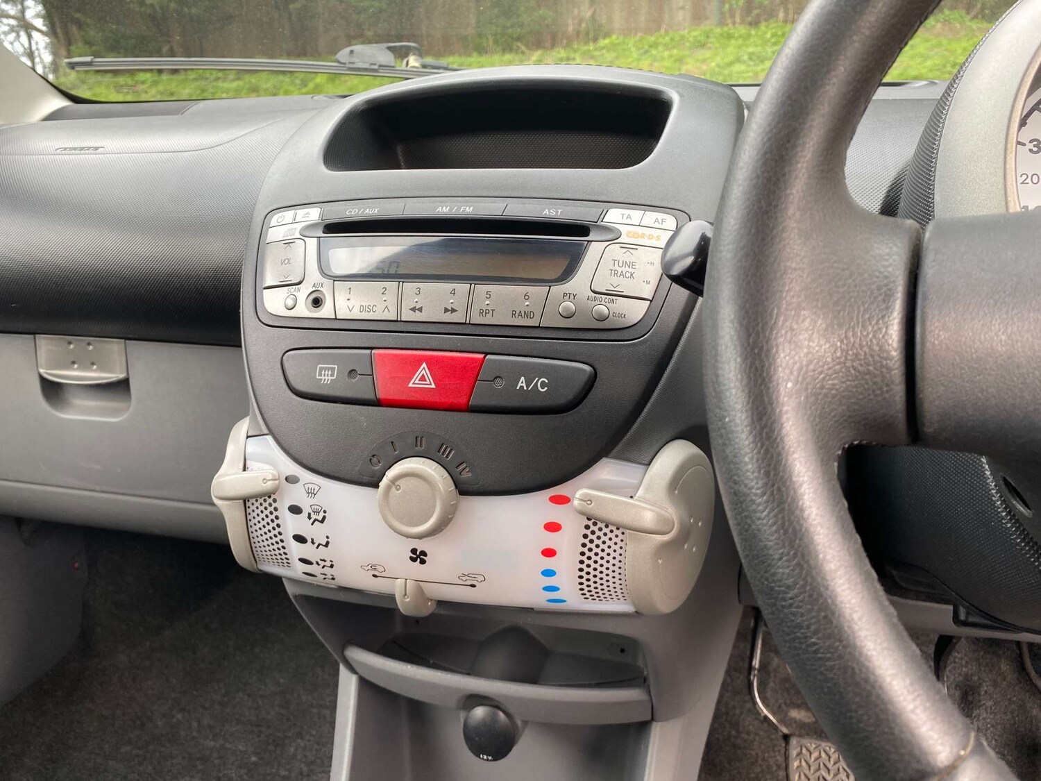 Used Toyota AYGO 2011 for sale - 78031092: Photo 20