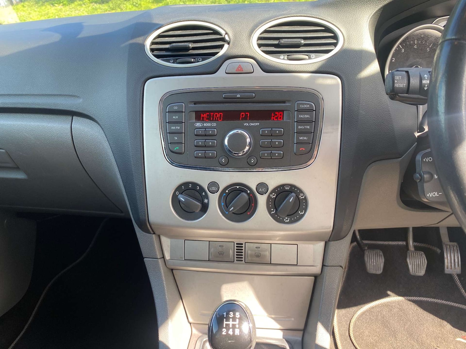 Used Ford Focus 2010 for sale - 78152412: Photo 17