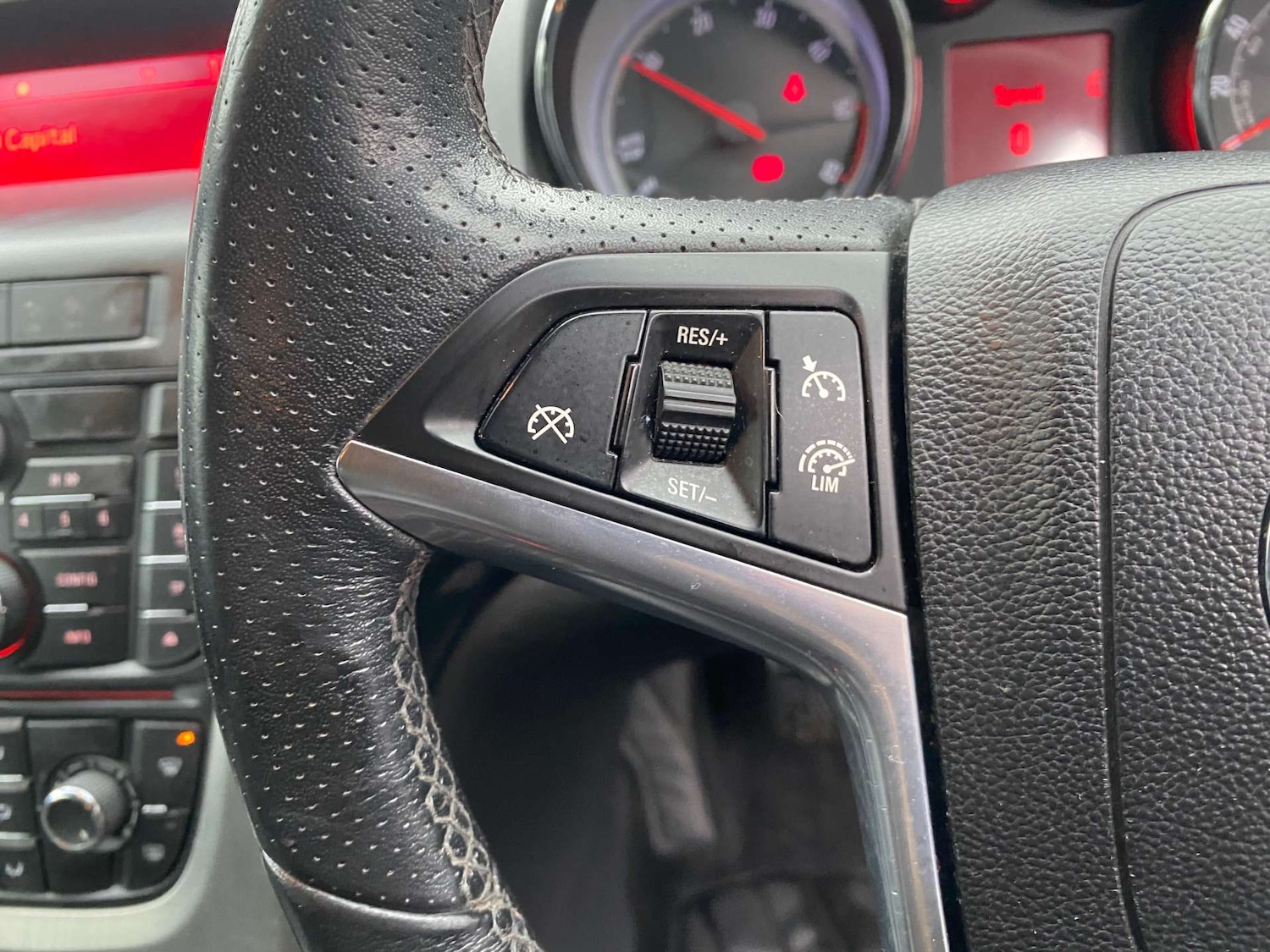 Used Vauxhall Astra 2011 for sale - 77492535: Photo 21