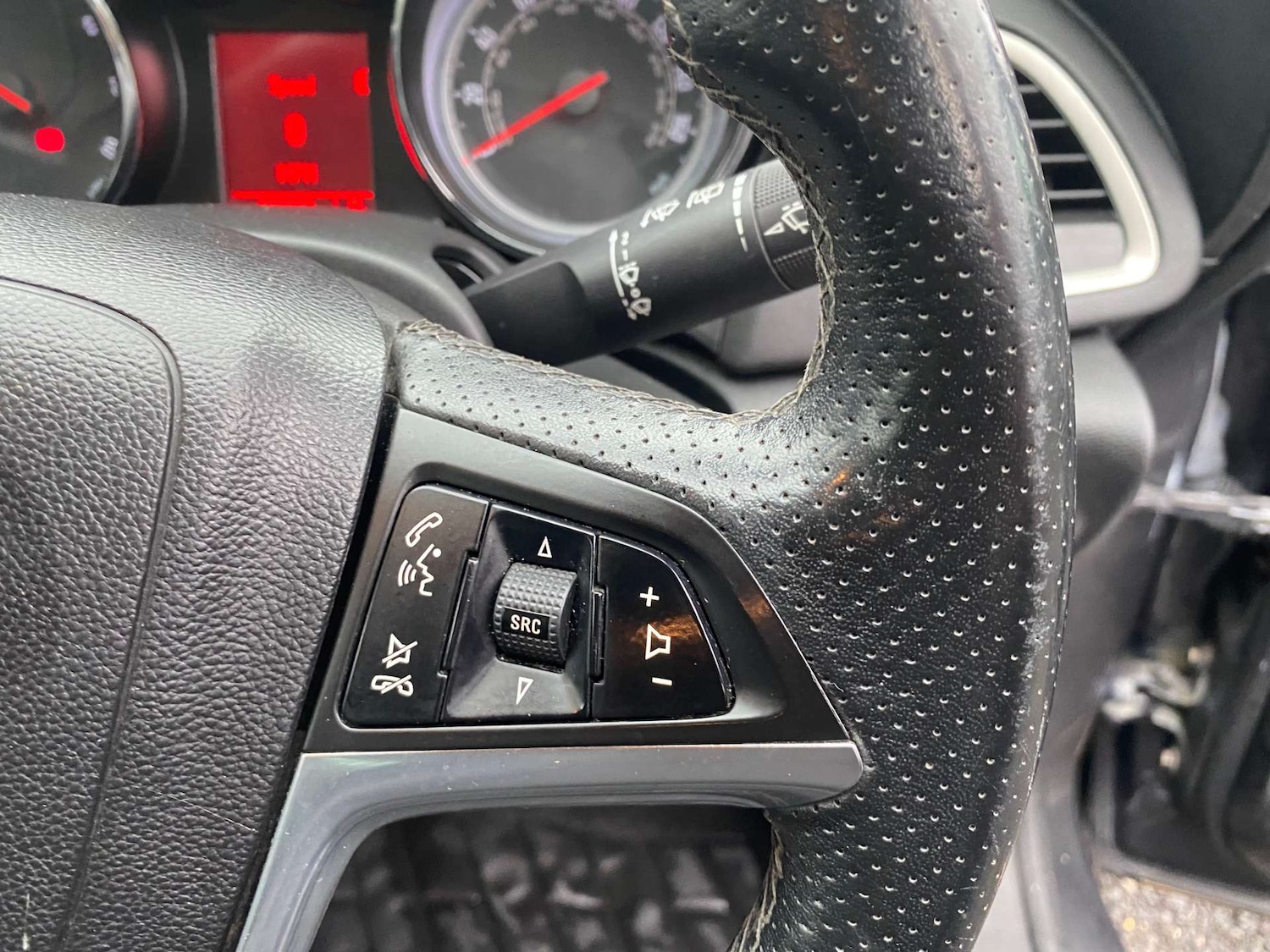 Used Vauxhall Astra 2011 for sale - 77492535: Photo 22