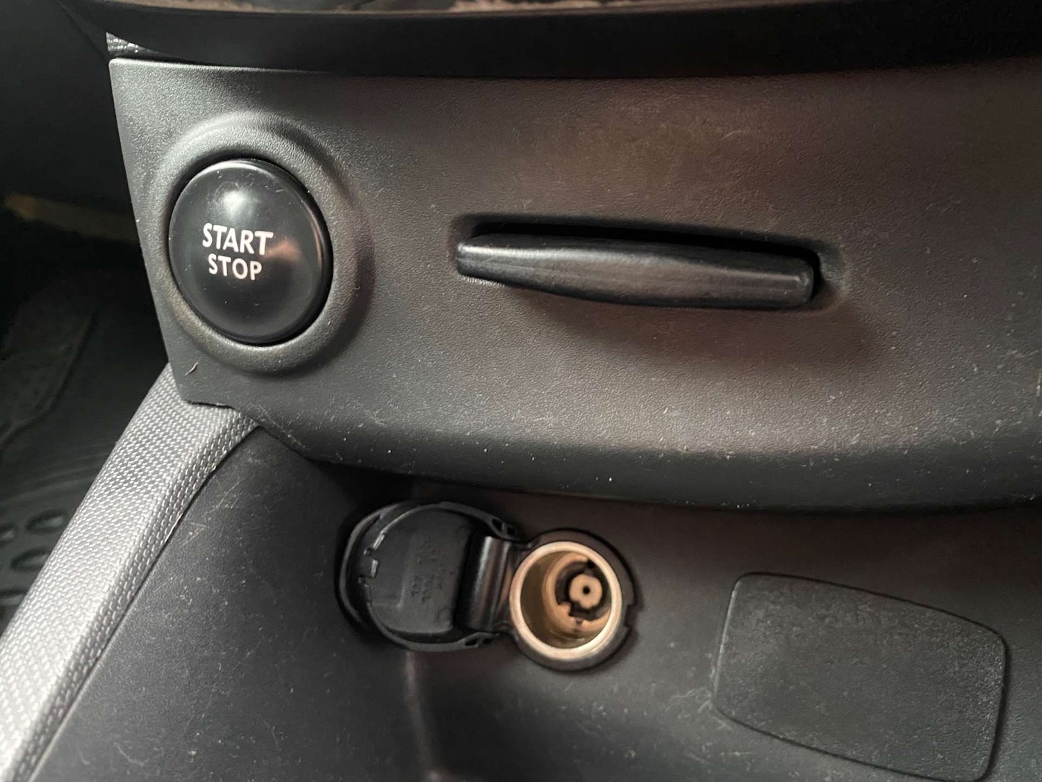 Used Renault Clio 2014 for sale - 77476428: Photo 15