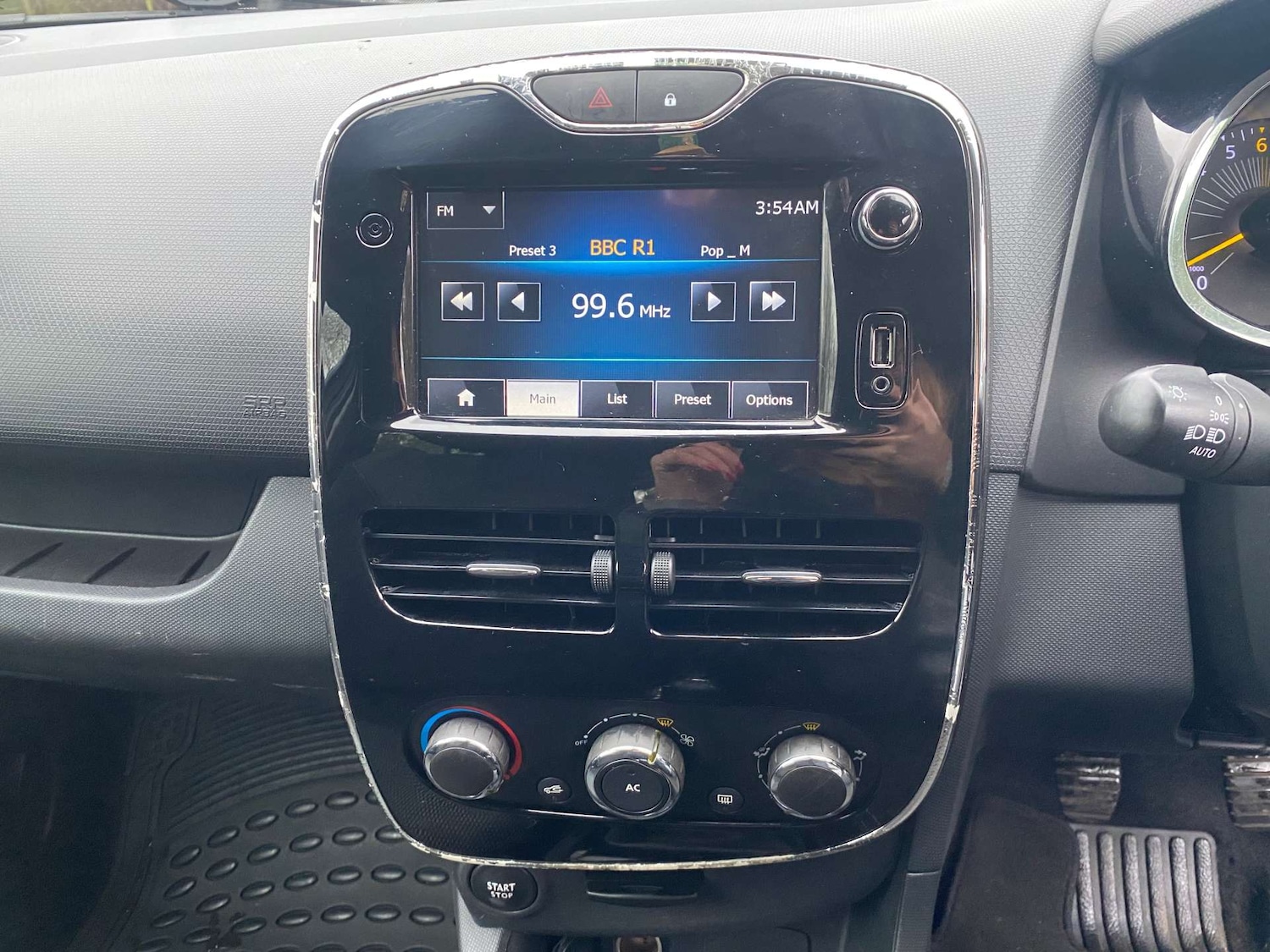 Used Renault Clio 2014 for sale - 77476428: Photo 20