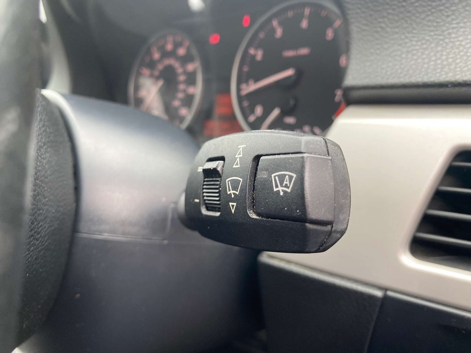 Used BMW 3 Series 2010 for sale - 77778197: Photo 28