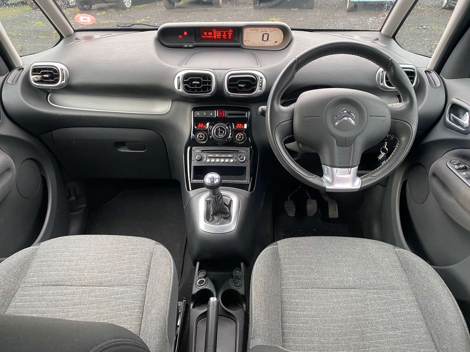 Used Citroen C3 Picasso 2016 for sale - 76971043: Photo 12