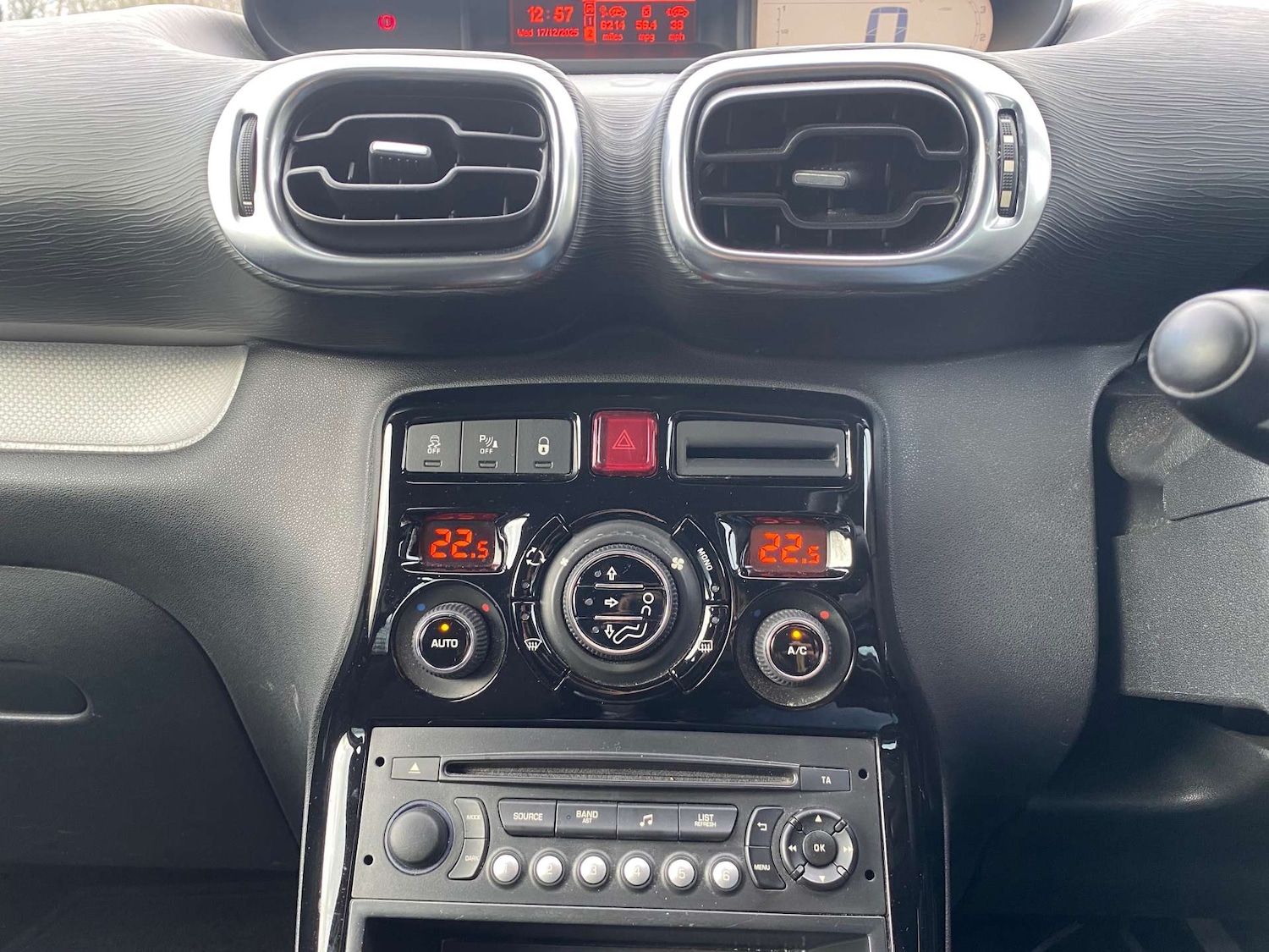 Used Citroen C3 Picasso 2016 for sale - 76971043: Photo 17