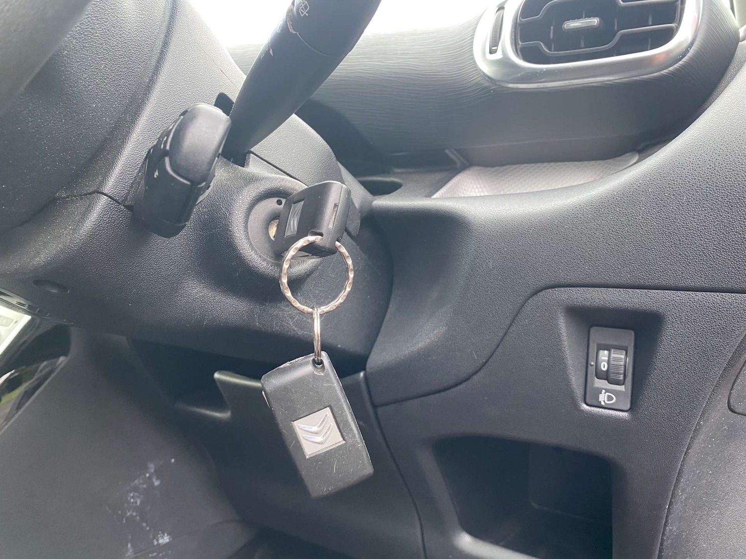 Used Citroen C3 Picasso 2016 for sale - 76971043: Photo 25