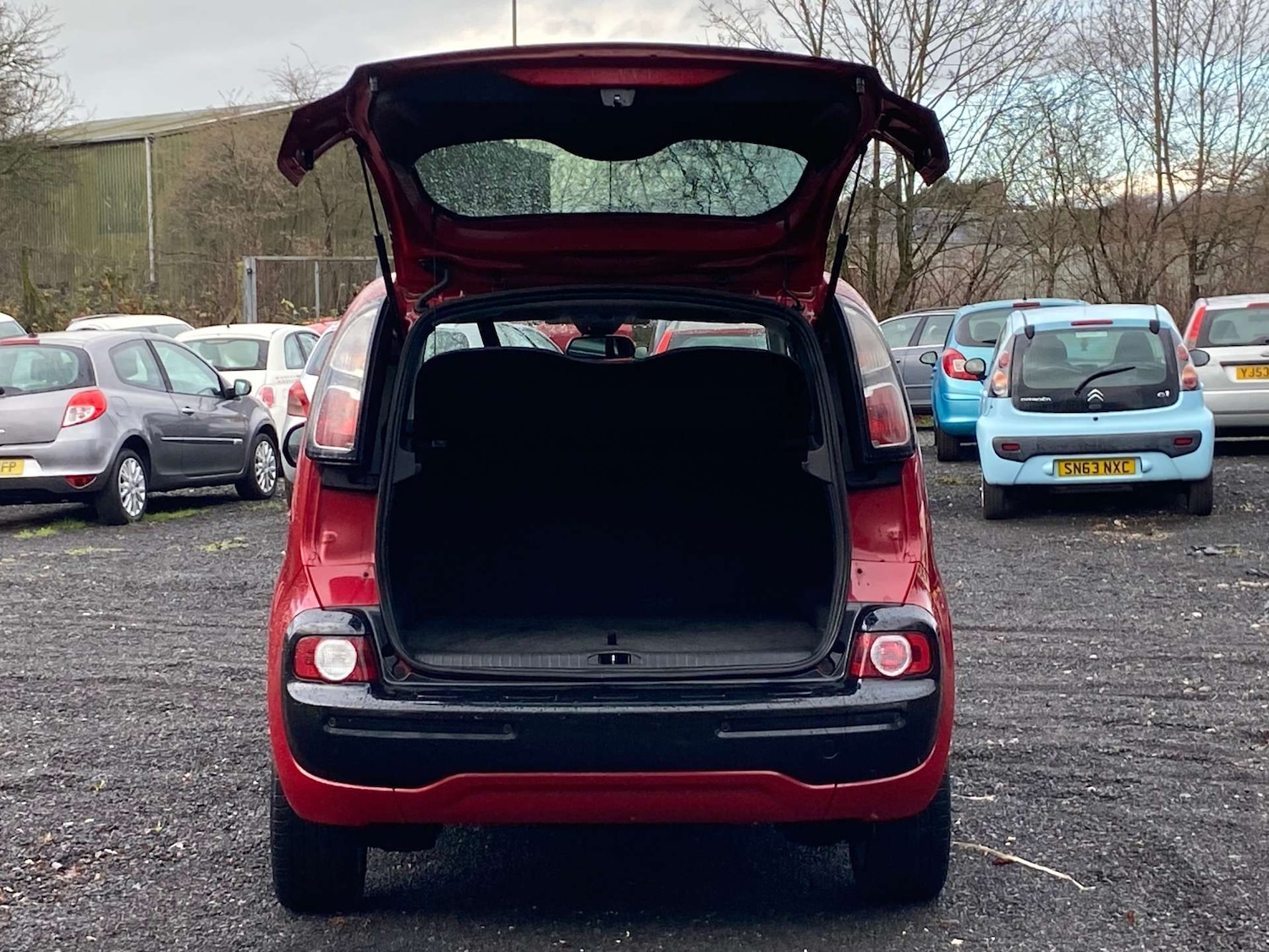 Used Citroen C3 Picasso 2016 for sale - 76971043: Photo 9