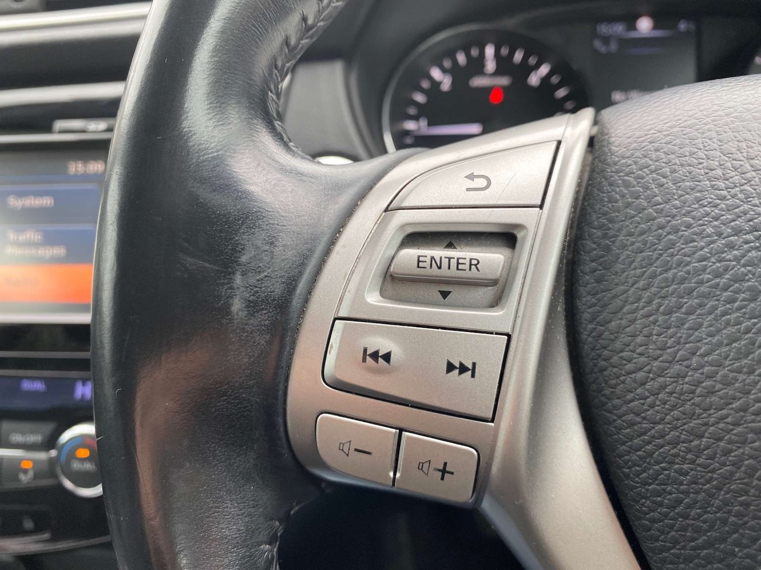 Used Nissan Qashqai 2014 for sale - 77780948: Photo 22