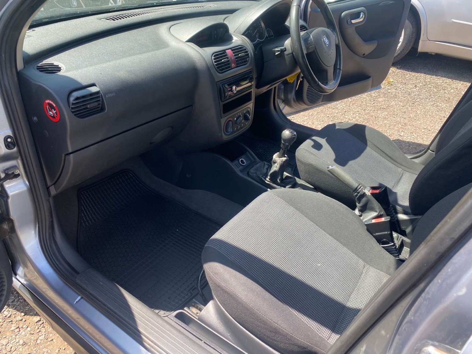 Vauxhall Corsa 2005 - 1.2 Design Twinport 5dr - Image 16