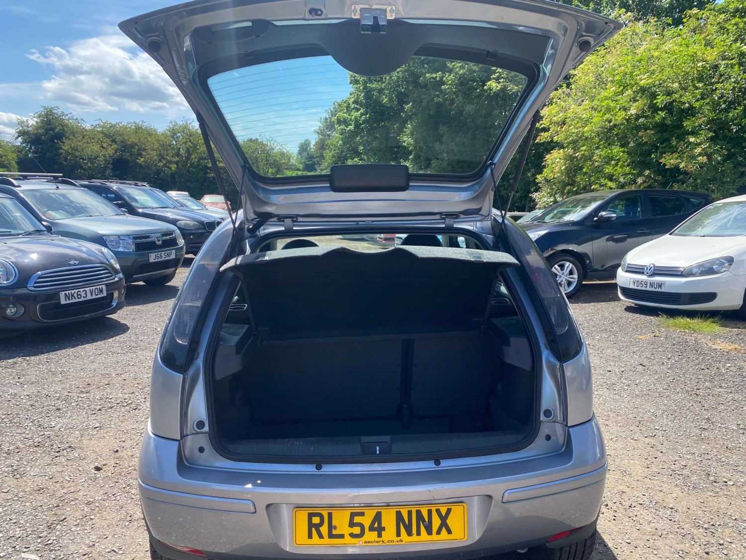 Vauxhall Corsa 2005 - 1.2 Design Twinport 5dr - Image 9