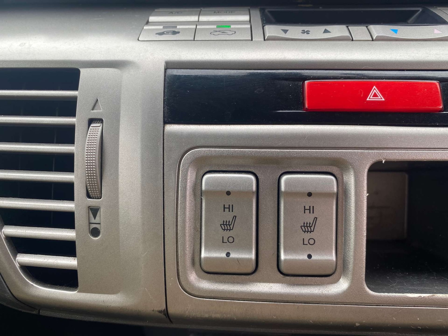 Used Honda FR-V 2008 for sale - 77235349: Photo 21