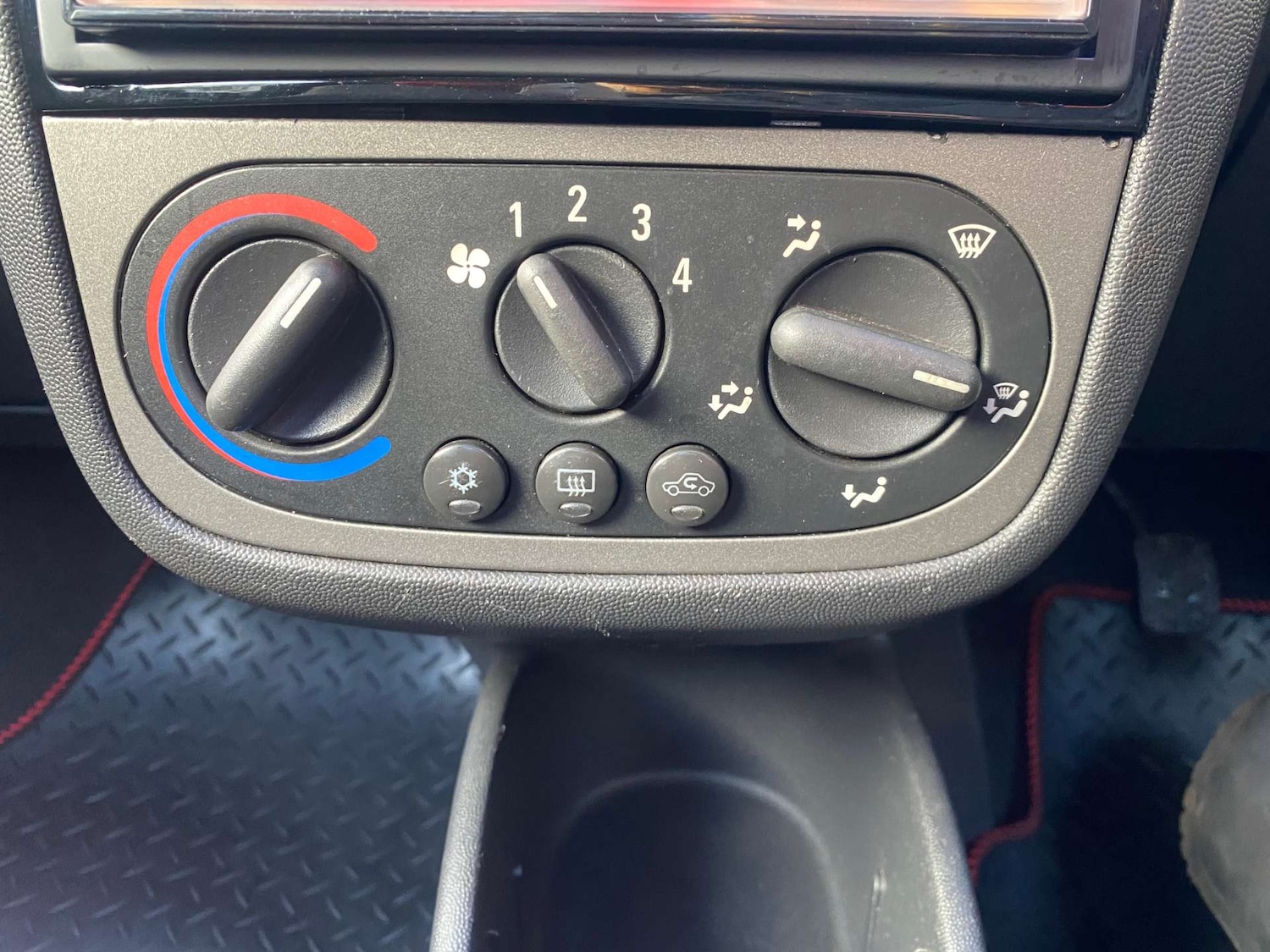 Used Vauxhall Tigra 2007 for sale - 77355518: Photo 18