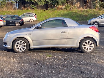 Used Vauxhall Tigra 2007 for sale - 77355518: Photo