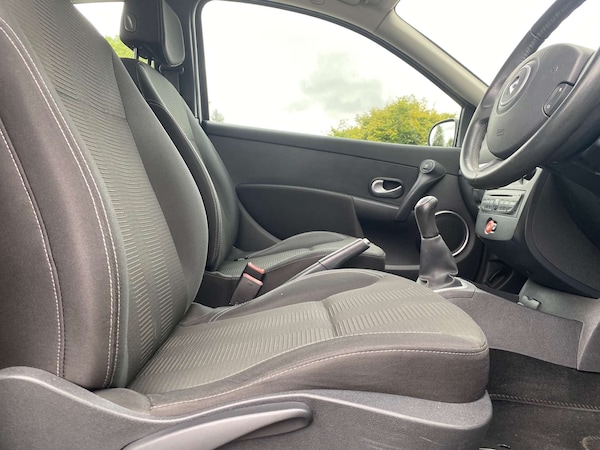 Used Renault Clio 2010 for sale - 75716850: Photo 12