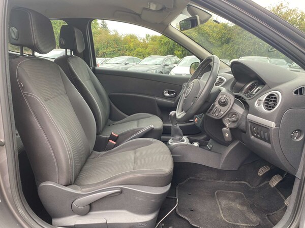 Used Renault Clio 2010 for sale - 75716850: Photo 13