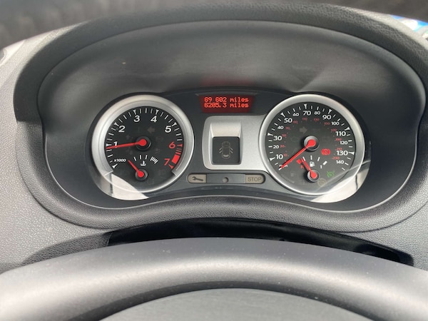 Used Renault Clio 2010 for sale - 75716850: Photo 15