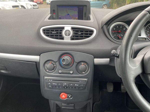 Used Renault Clio 2010 for sale - 75716850: Photo 20