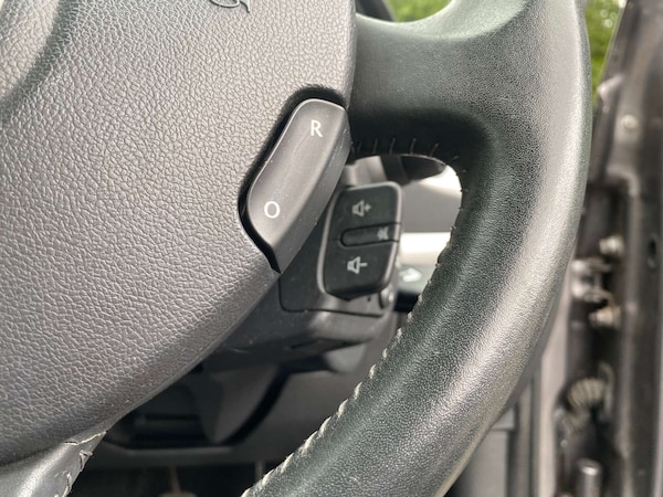 Used Renault Clio 2010 for sale - 75716850: Photo 25