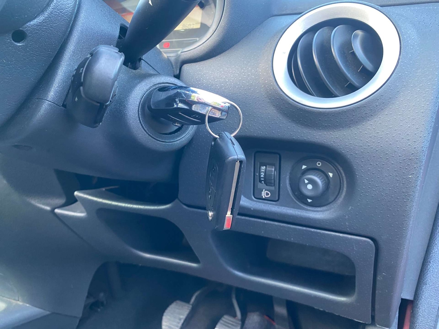 Used Citroen C3 Pluriel 2008 for sale - 77937271: Photo 25