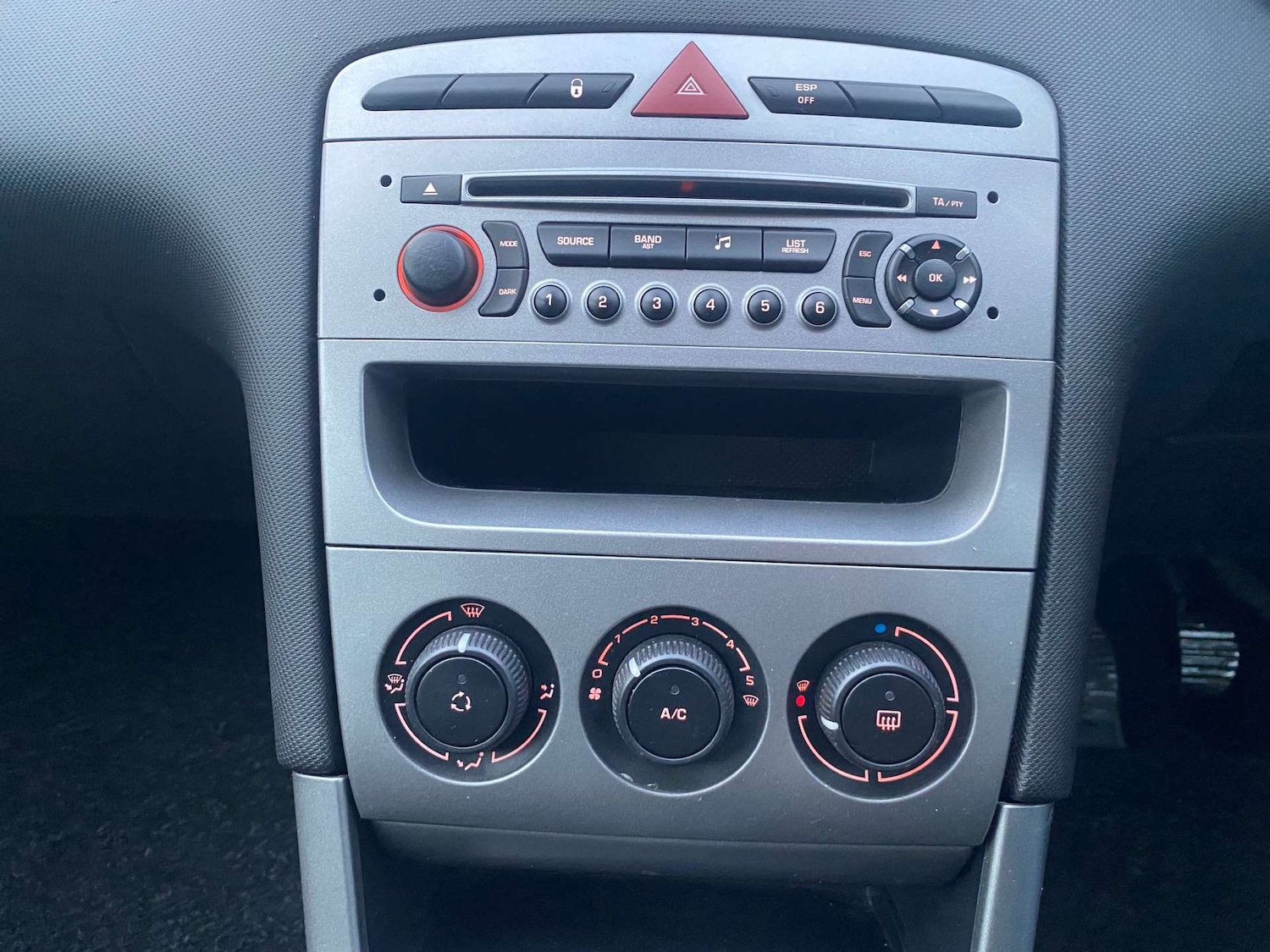 Used Peugeot 308 2011 for sale - 77262794: Photo 24