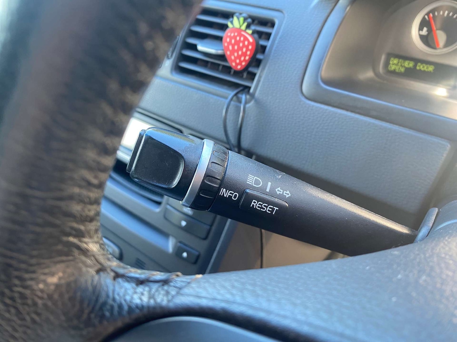 Used Volvo XC90 2010 for sale - 78056686: Photo 16