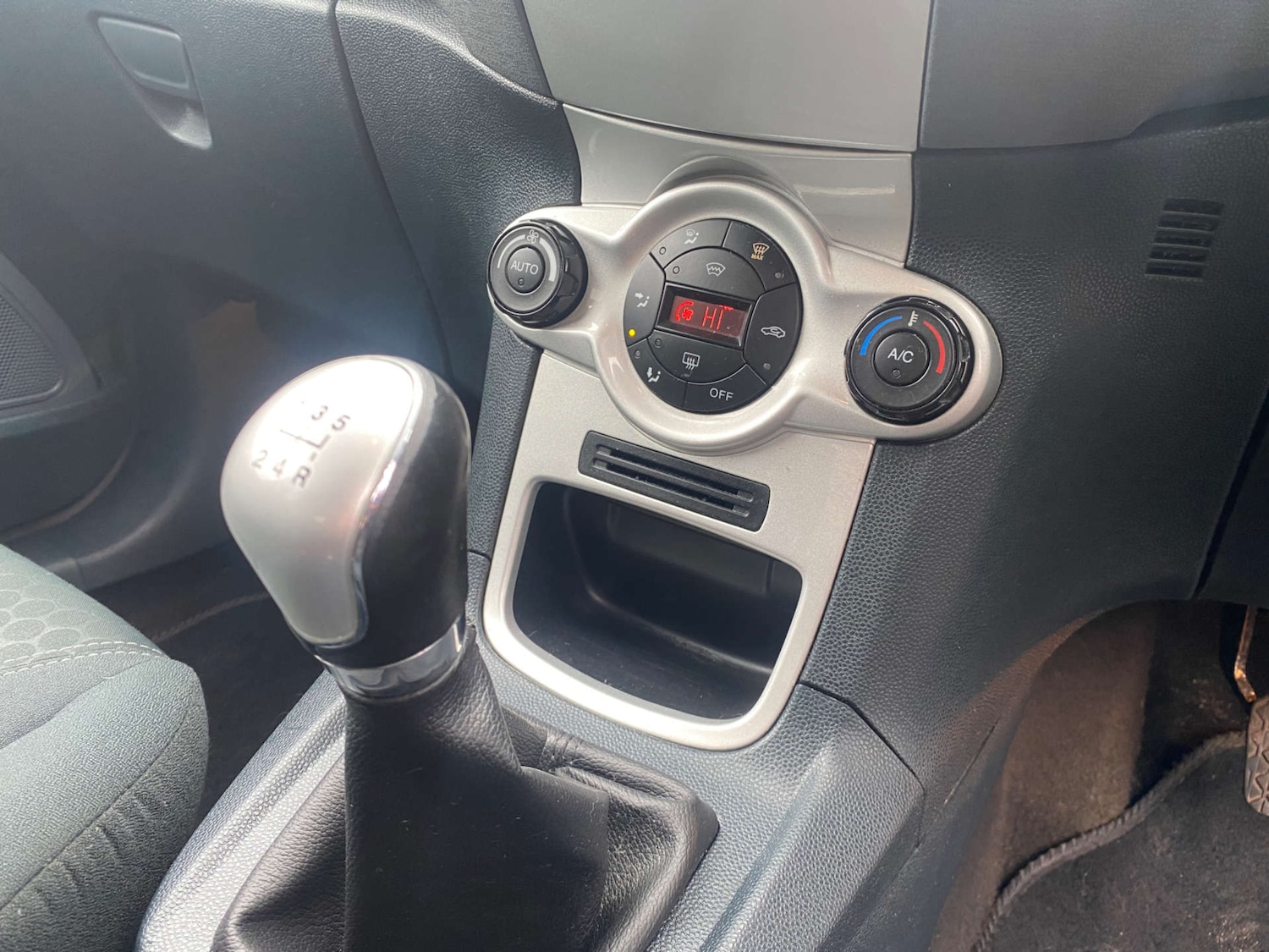 Used Ford Fiesta 2010 for sale - 77974162: Photo 21