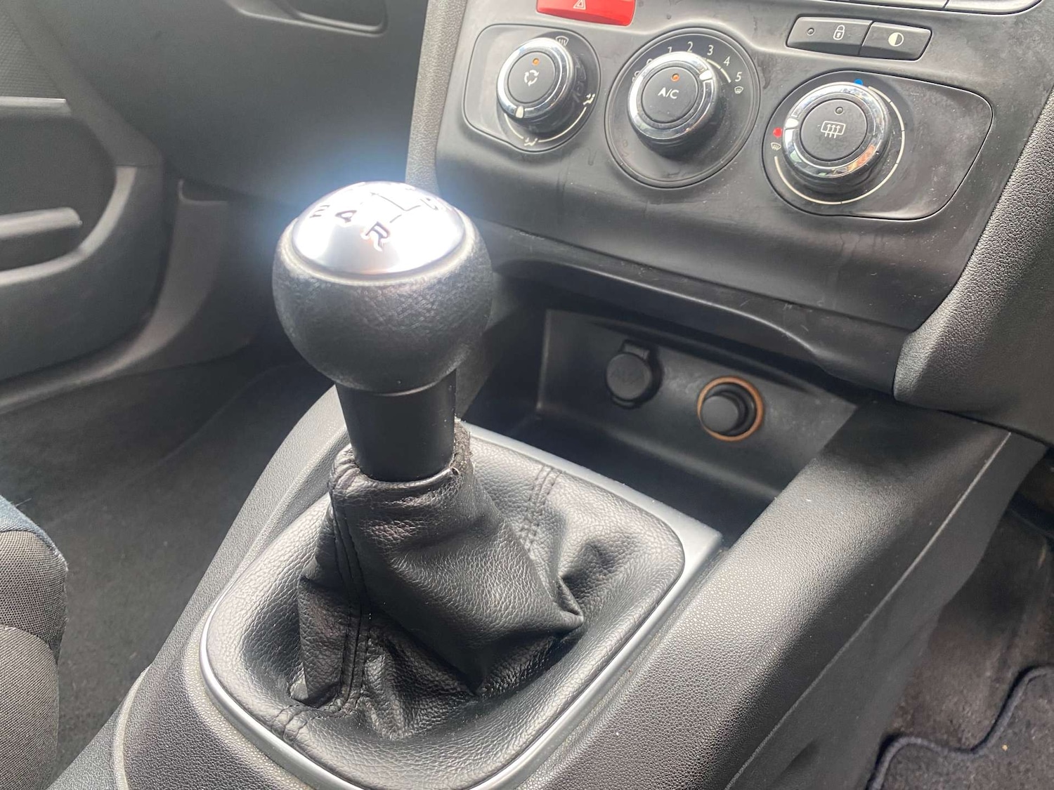 Used Citroen C4 2011 for sale - 76311242: Photo 16