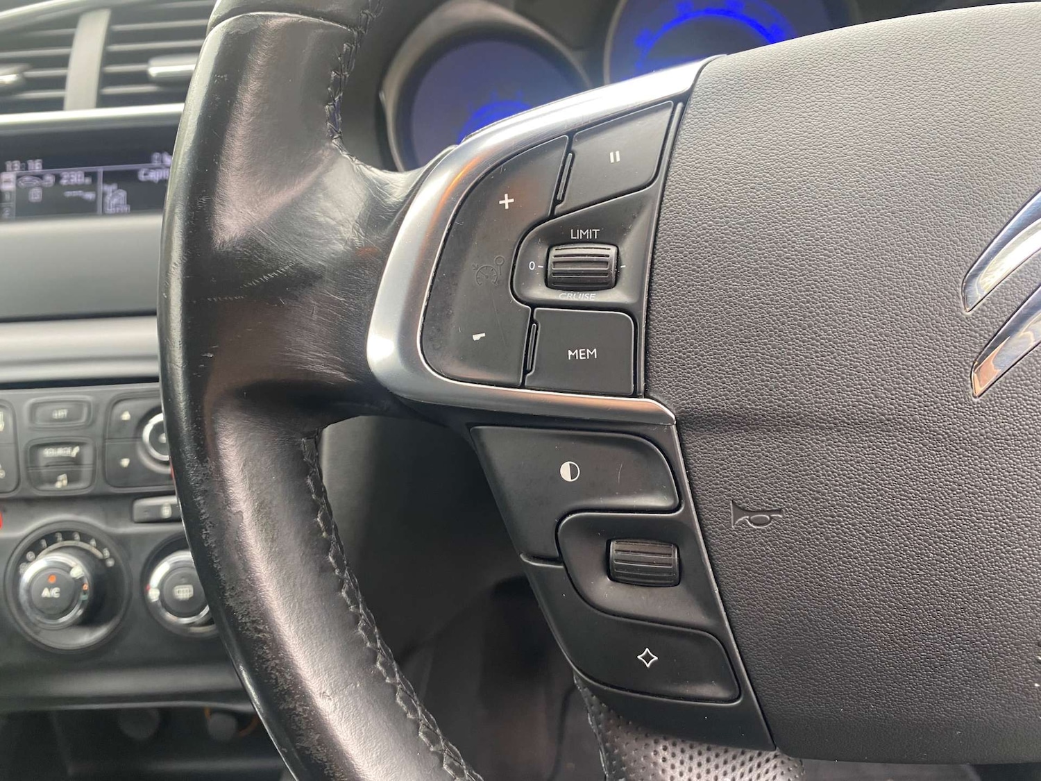 Used Citroen C4 2011 for sale - 76311242: Photo 20