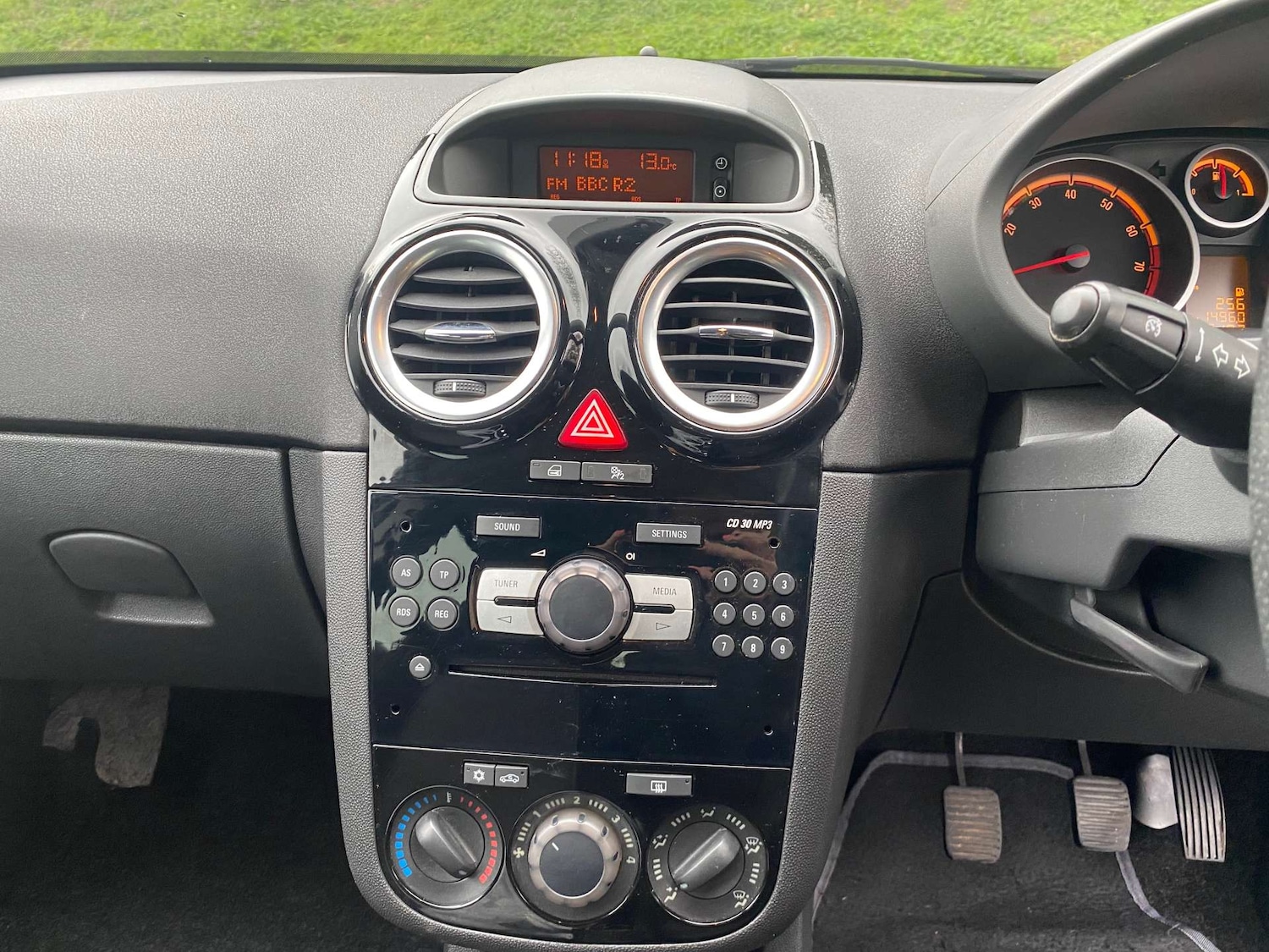 Used Vauxhall Corsa 2013 for sale - 77998580: Photo 18