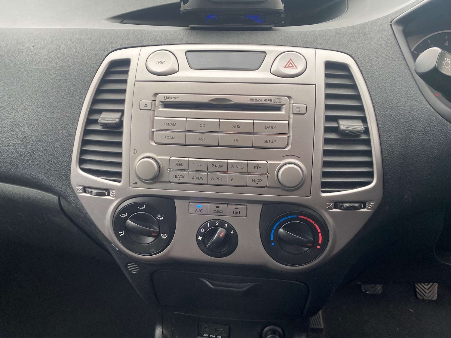 Used Hyundai i20 2011 for sale - 77681313: Photo 21