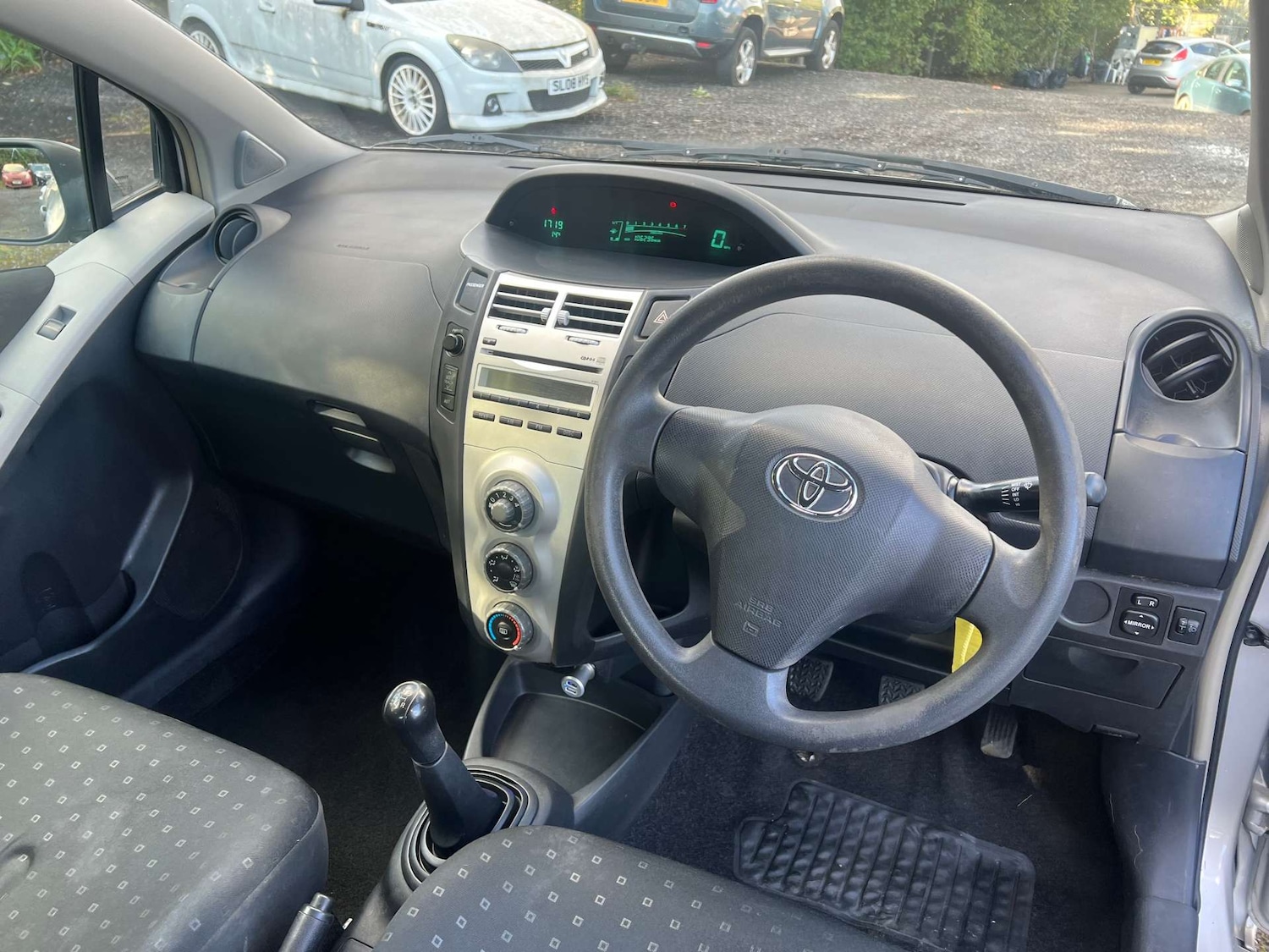 Used Toyota Yaris 2007 for sale - 76601117: Photo 12