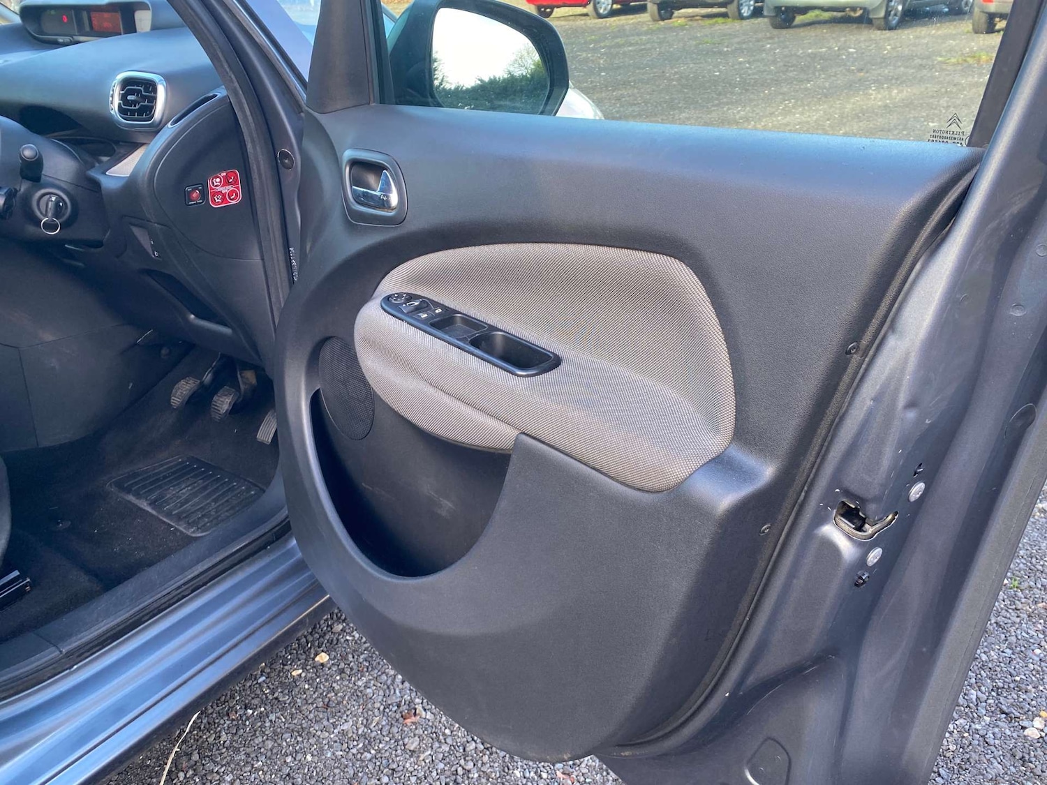 Used Citroen C3 Picasso 2009 for sale - 76637981: Photo 29