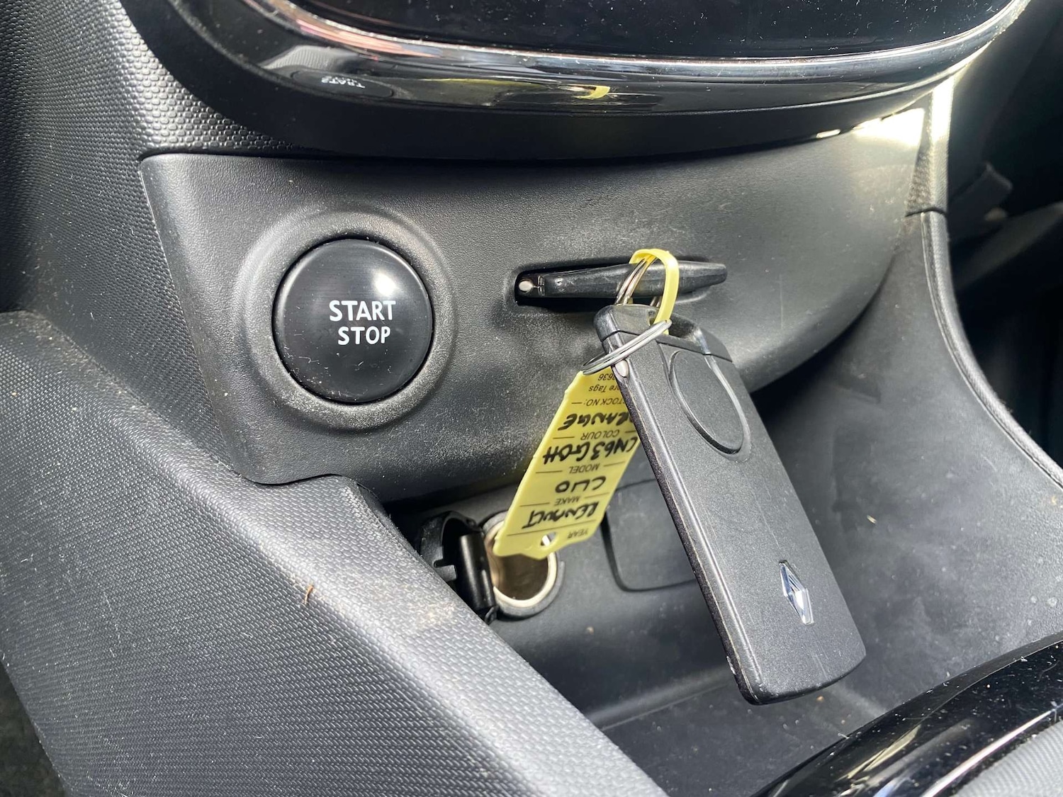 Used Renault Clio 2013 for sale - 77880369: Photo 22