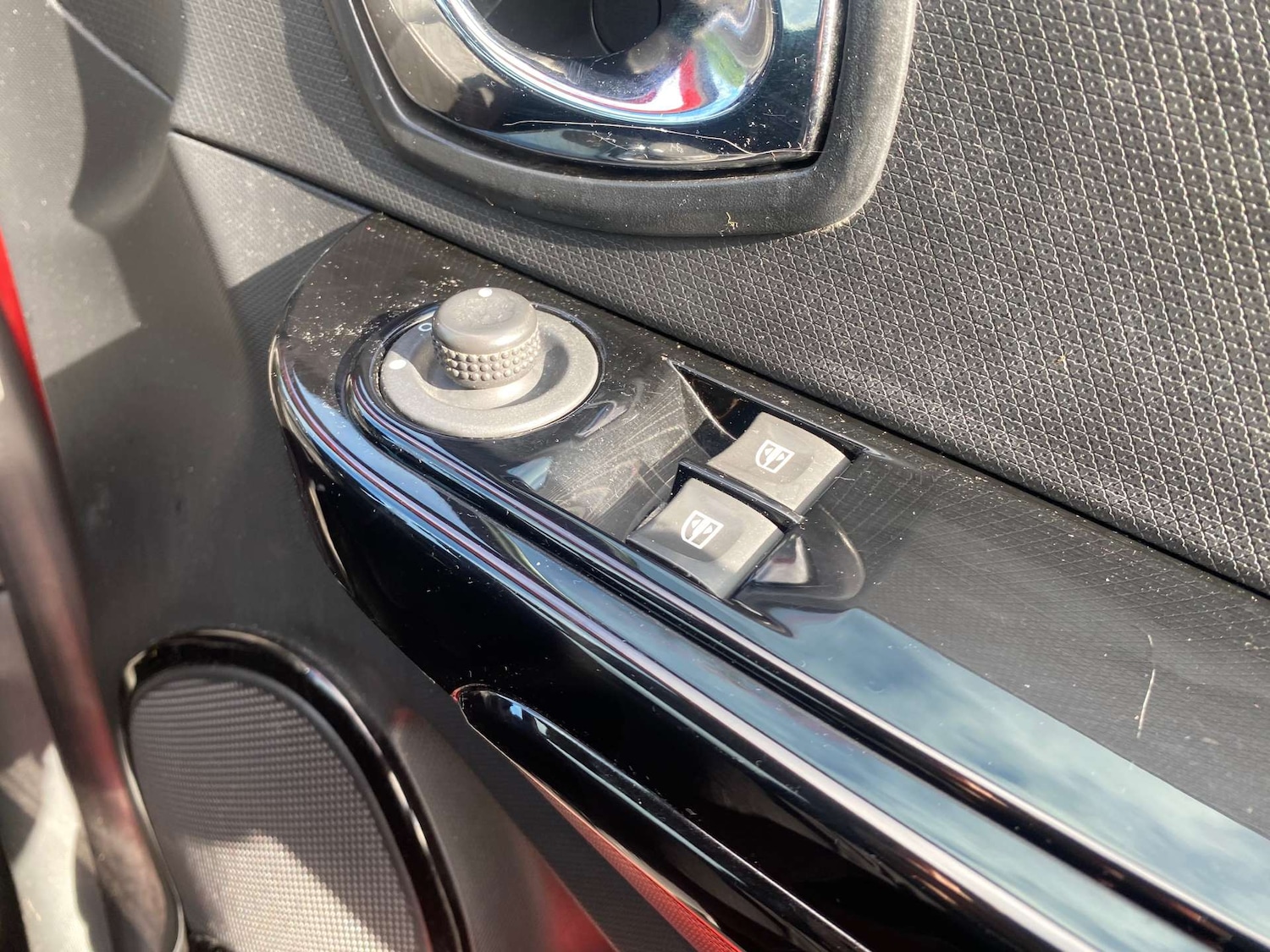 Used Renault Clio 2013 for sale - 77880369: Photo 23