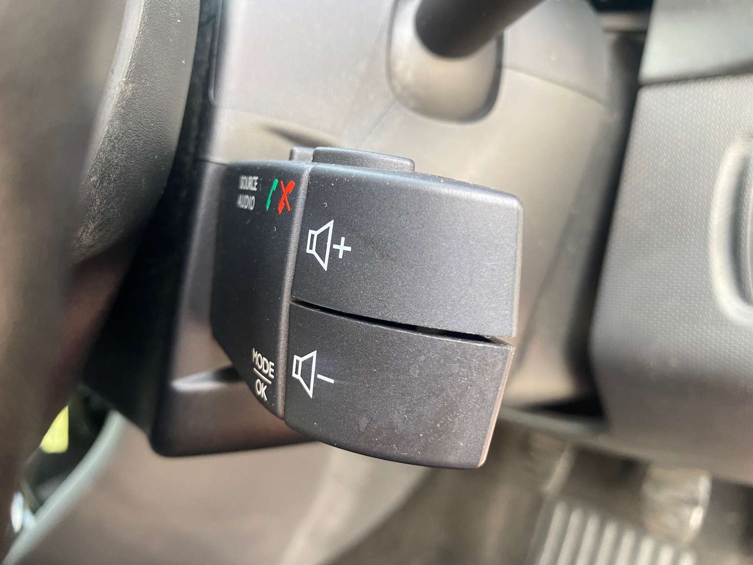 Used Renault Clio 2013 for sale - 77880369: Photo 28