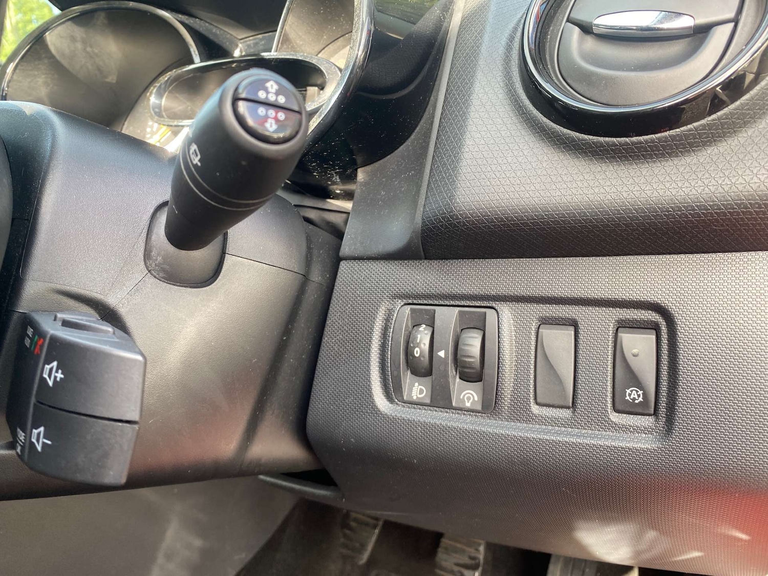 Used Renault Clio 2013 for sale - 77880369: Photo 29