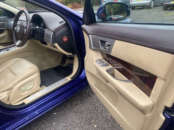 Used Jaguar XF 2011 for sale - 76304395: Photo 22