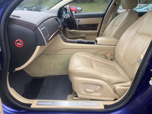 Used Jaguar XF 2011 for sale - 76304395: Photo 24