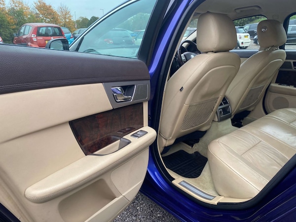 Used Jaguar XF 2011 for sale - 76304395: Photo 25