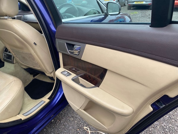 Used Jaguar XF 2011 for sale - 76304395: Photo 28